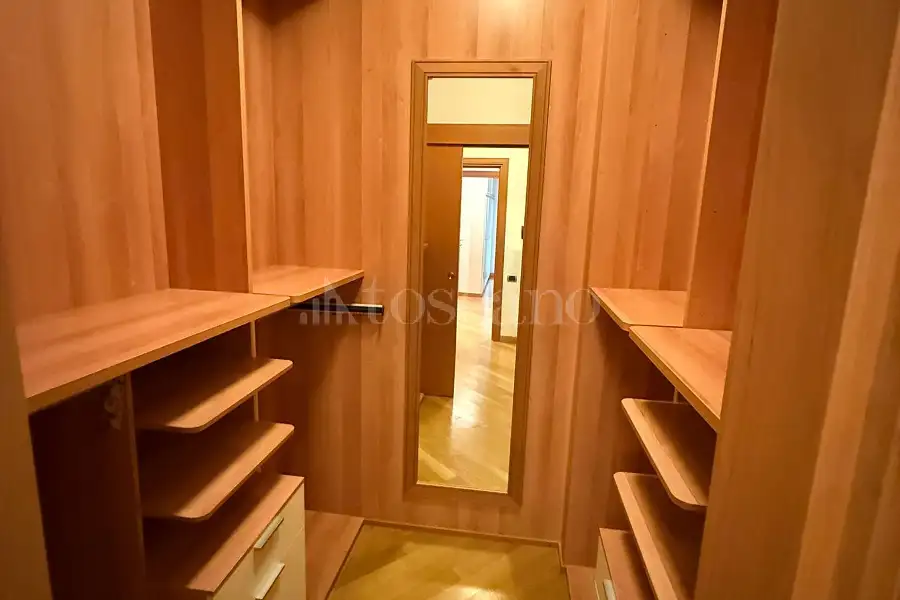 Casa in affitto di 218 mq a €1.800 (rif. 14/2026)