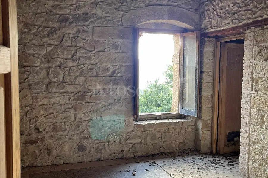 Casale in vendita di 860 mq trattativa riservata (rif. 258/2025)