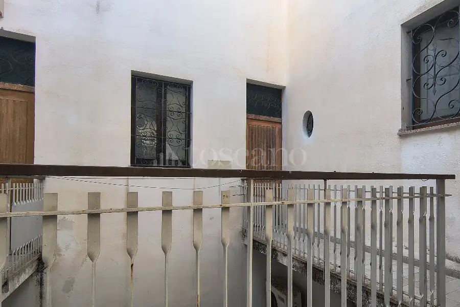 Palazzo in vendita di 585 mq a €338.000 (rif. 51/2026)