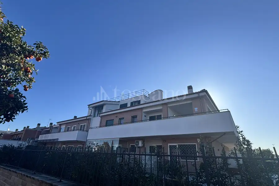 Attico in vendita di 110 mq a €515.000 (rif. 12/2026)