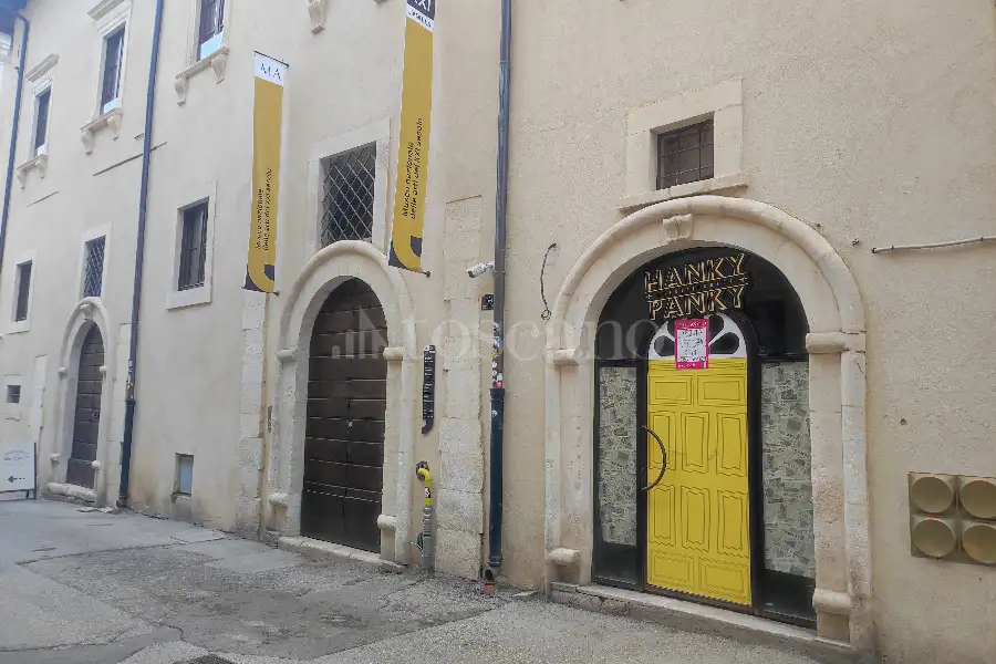 Negozio in affitto di 20 mq a €450 (rif. 15/2026)