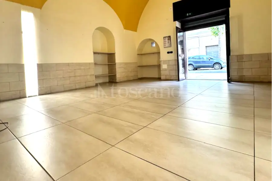 Negozio in affitto di 55 mq a €450 (rif. 37/2024)