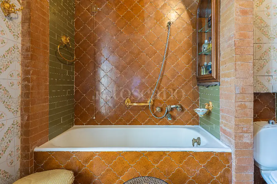 Villa in vendita di 1.200 mq a €4.250.000 (rif. 61/2026)