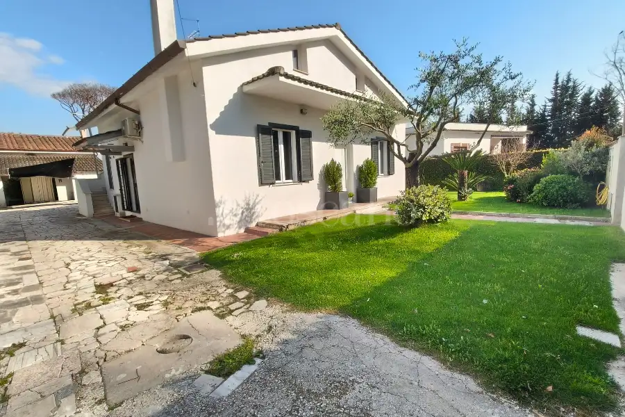 Villa in vendita di 150 mq a €649.000 (rif. 19/2026)