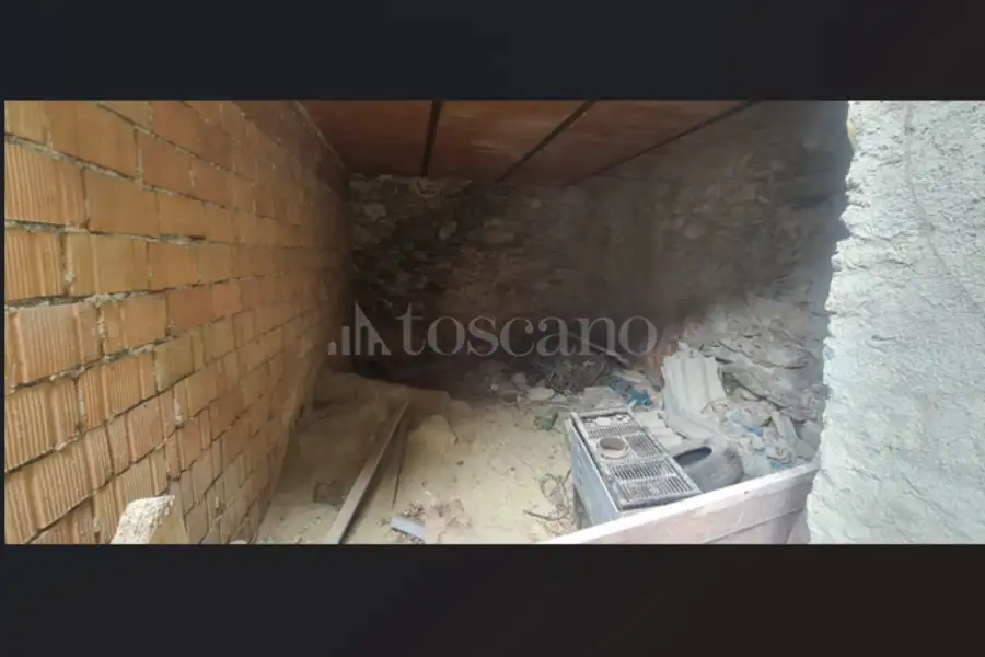 Rustico in vendita di 200 mq a €42.000 (rif. 58/2026)