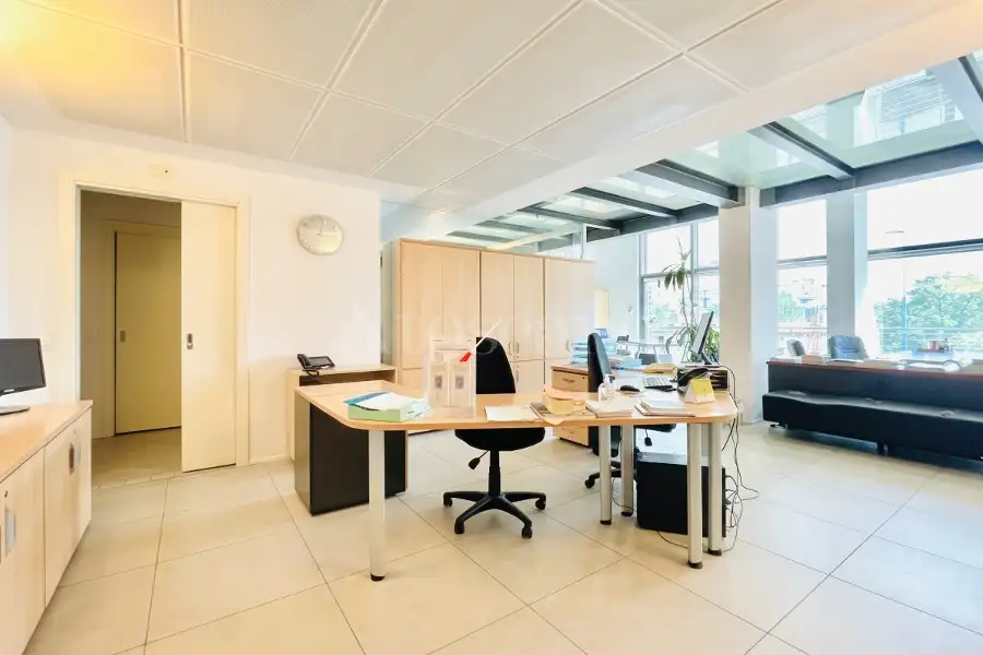 Ufficio in vendita di 150 mq a €480.000 (rif. 39/2026)