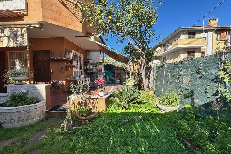Villa Plurifamiliare in vendita di 100 mq a €260.000 (rif. 12/2026)
