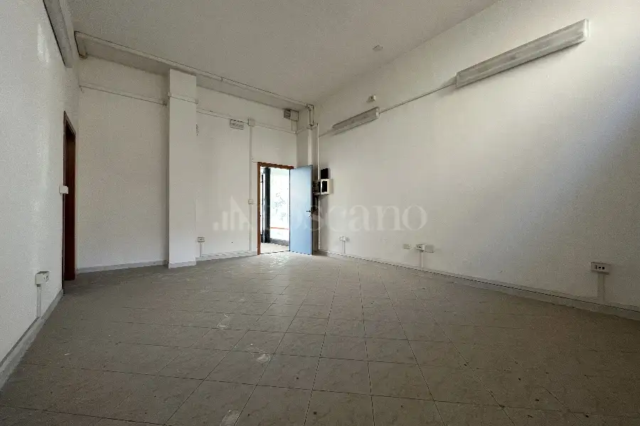 Negozio in affitto di 100 mq a €1.000 (rif. 1/2023)