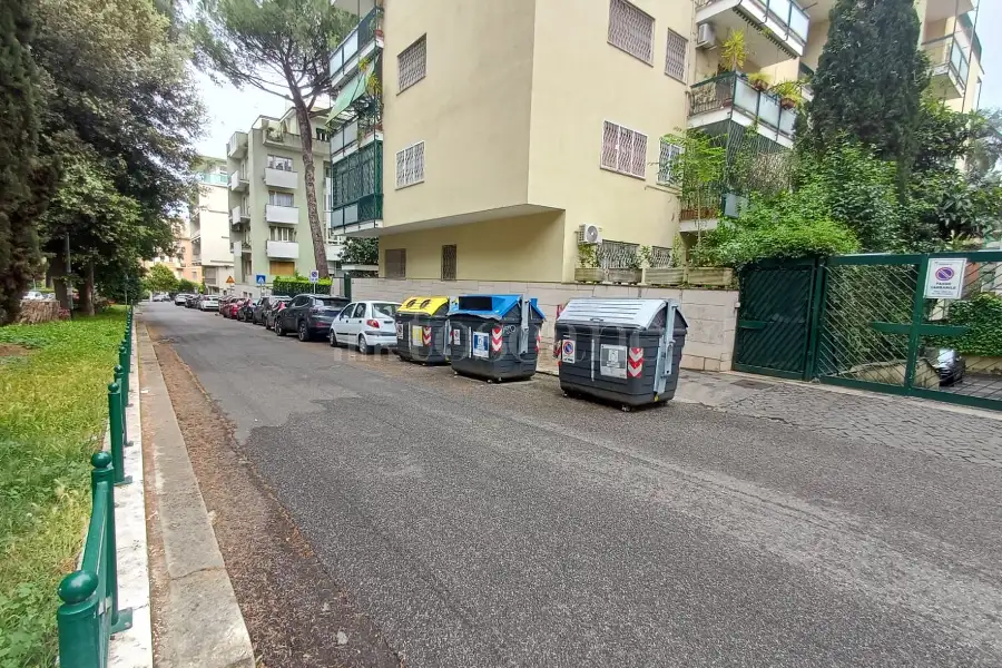 Box in affitto di 18 mq a €230 (rif. 8/2026)