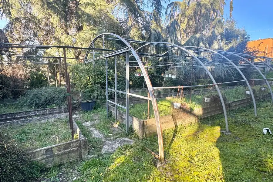 Capannone in affitto di 700 mq a €2.600 (rif. 72/2026)