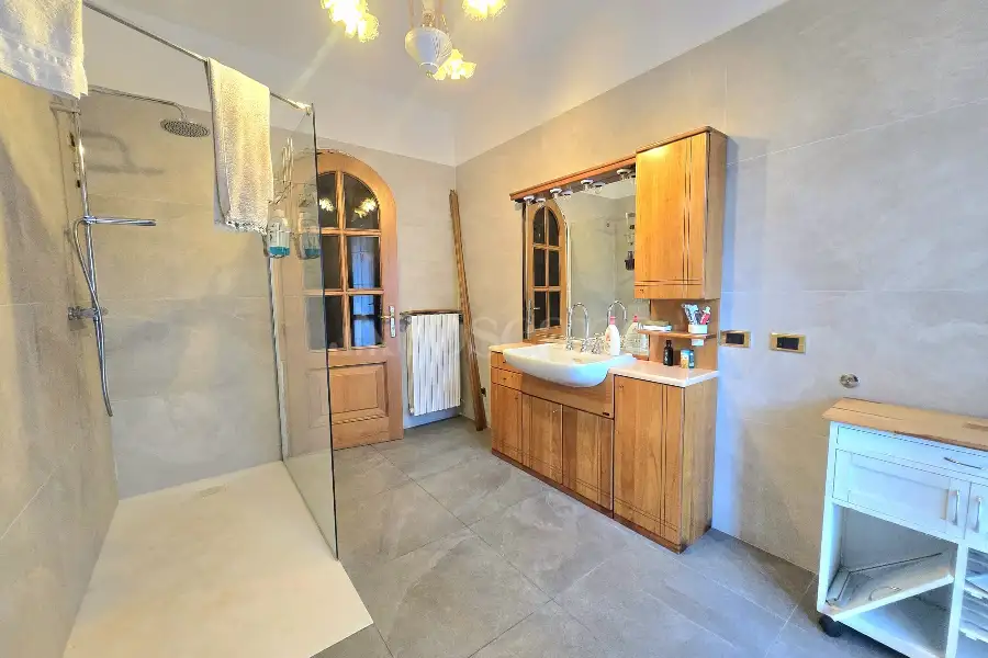 Villa in vendita di 550 mq a €970.000 (rif. 10/2026)
