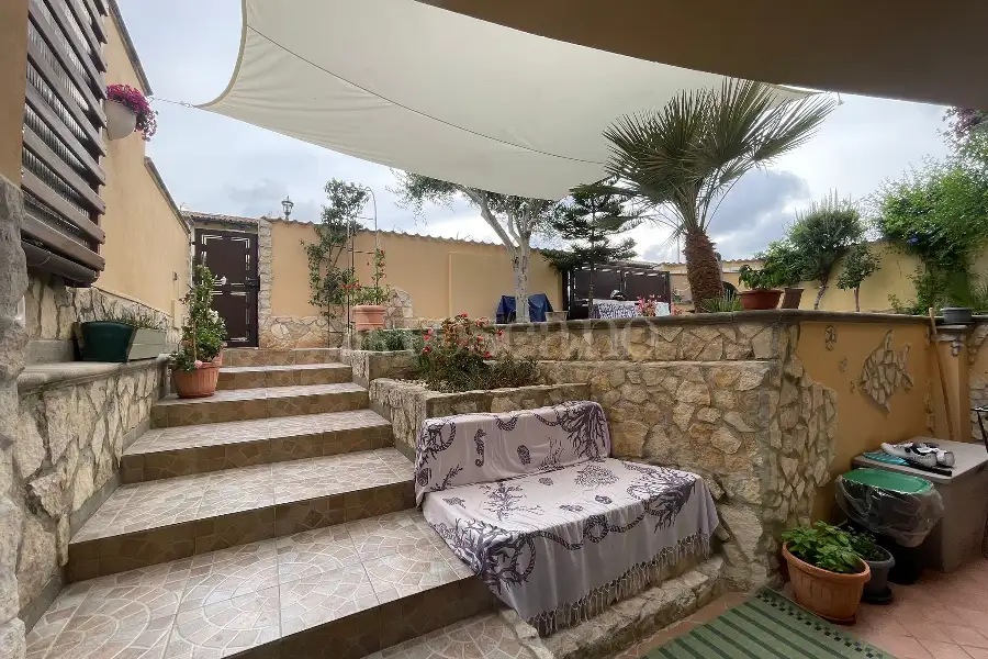 Villa Plurifamiliare in vendita di 170 mq a €430.000 (rif. 43/2026)