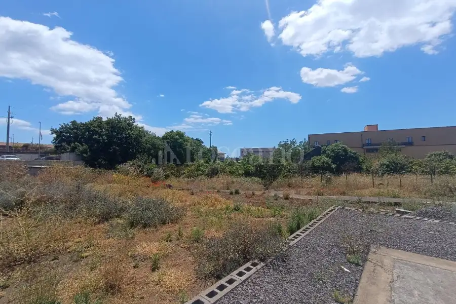 Edificabile Commerciale in vendita di 920 mq a €139.000 (rif. 79/2026)