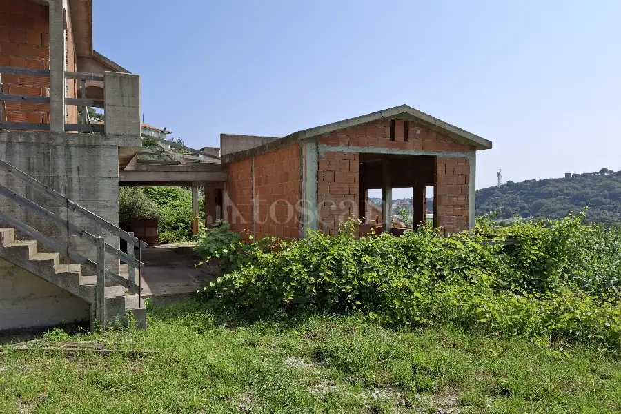 Casale in vendita di 400 mq a €500.000 (rif. 2/2025)