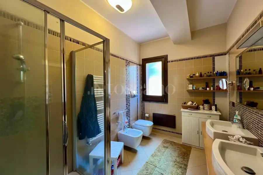 Villa Bifamiliare in vendita di 287 mq a €415.000 (rif. 87/2025)