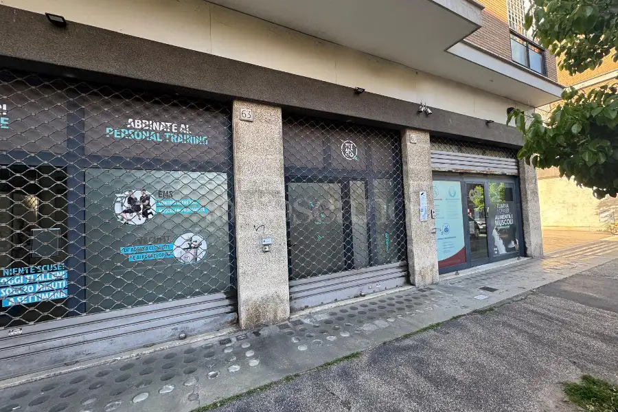 Negozio in affitto di 104 mq a €4.000 (rif. 4/2026)