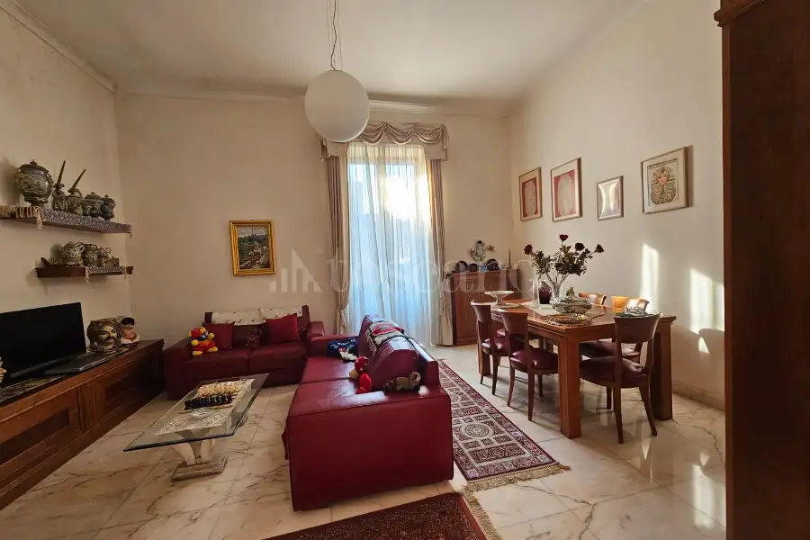 Attico in vendita di 350 mq a €780.000 (rif. 38/2026)