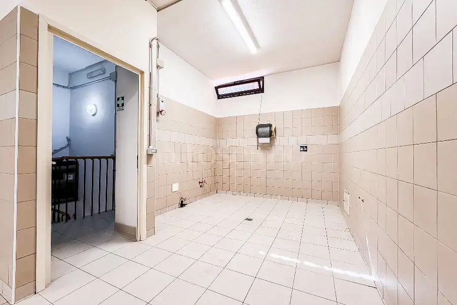 Negozio in vendita di 124 mq a €265.000 (rif. 107/2025)