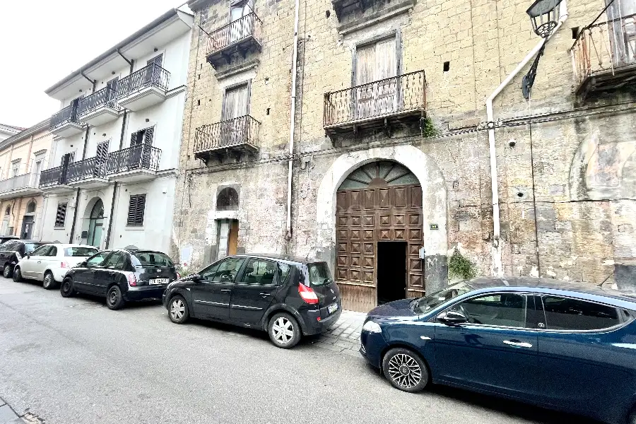 Casa Indipendente in vendita di 600 mq a €350.000 (rif. 27/2024)