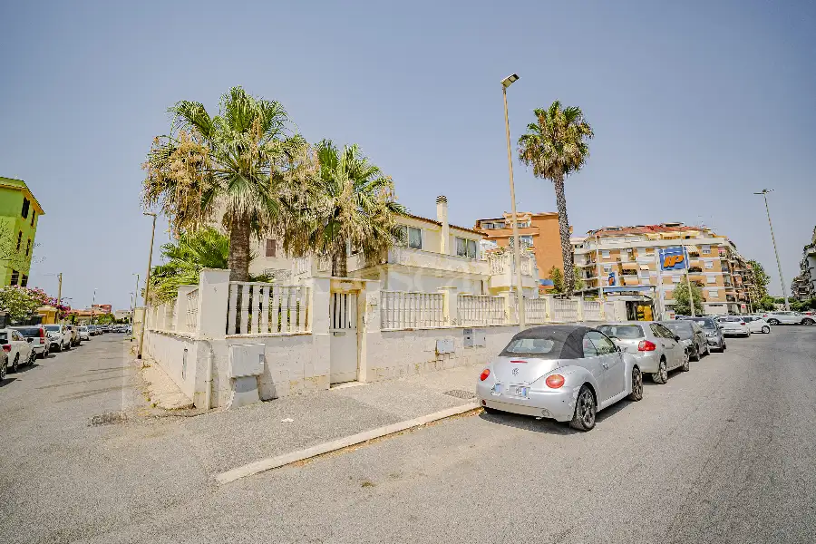 Villa in vendita di 210 mq a €980.000 (rif. 50/2026)