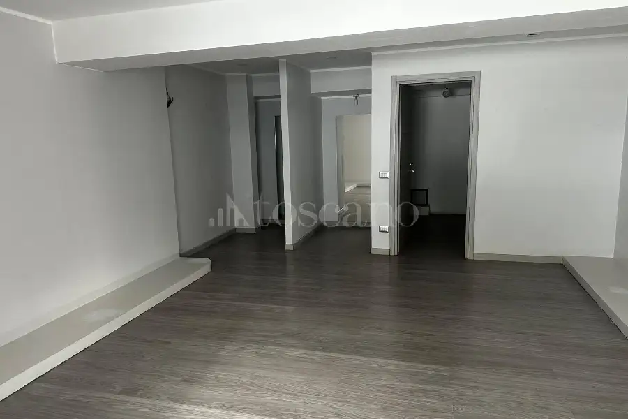 Negozio in affitto di 60 mq a €750 (rif. 74/2026)