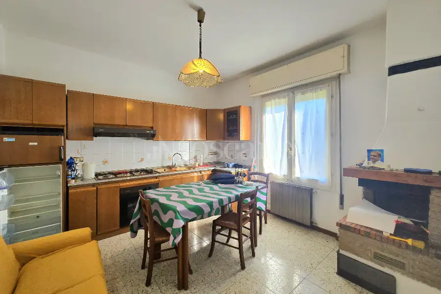 Casa Indipendente in vendita di 350 mq a €350.000 (rif. 53/2025)