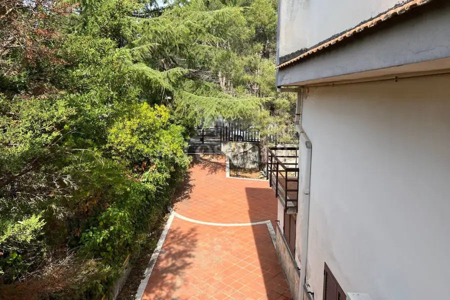 Villa in vendita di 396 mq a €445.000 (rif. 168/2025)