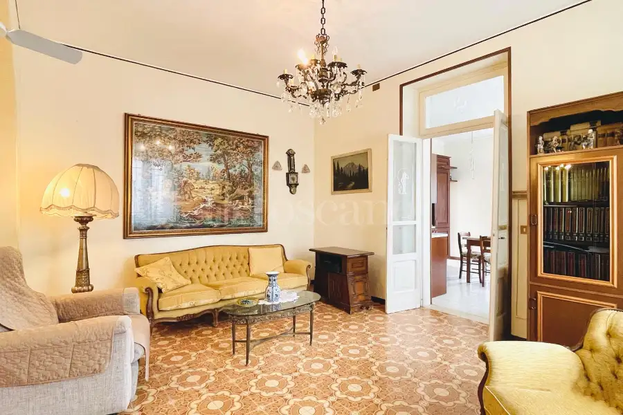 Villa Bifamiliare in vendita di 200 mq a €350.000 (rif. 7/2026)