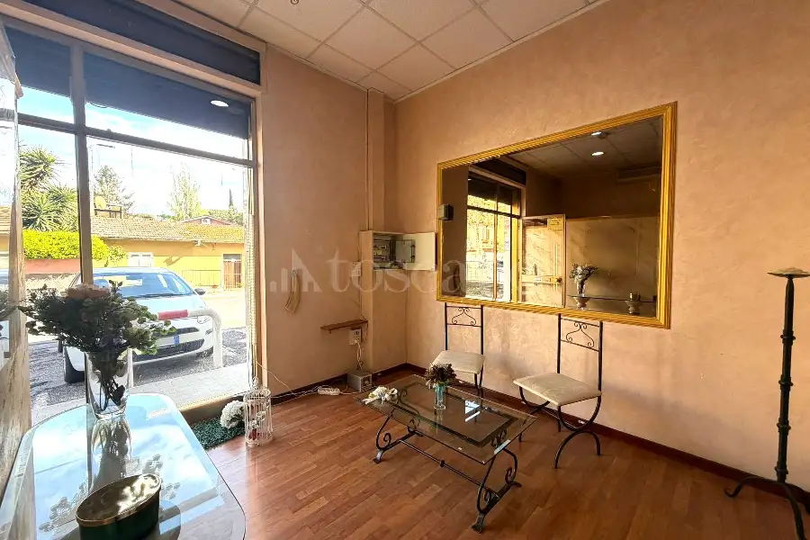 Attività Commerciale in affitto di 46 mq a €1.000 (rif. 21/2026)