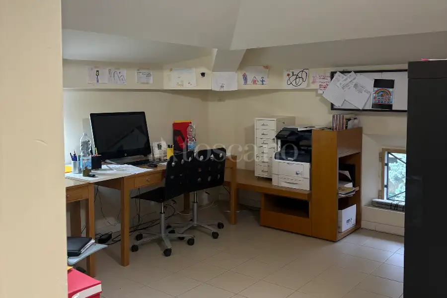 Stabile Uso Ufficio in vendita di 470 mq a €620.000 (rif. 62/2025)