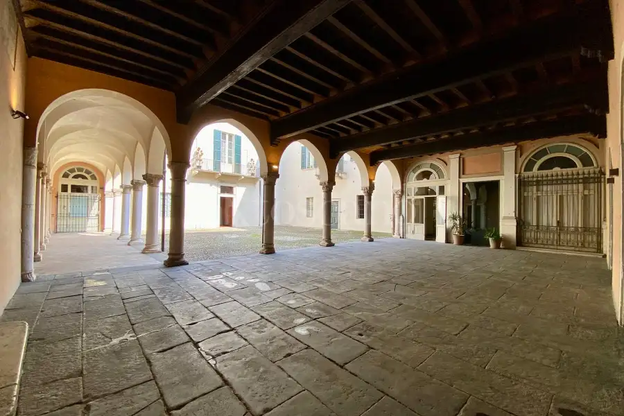Casa in vendita di 190 mq a €800.000 (rif. 9/2026)