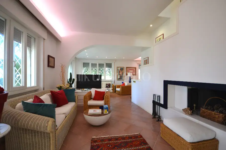 Casa Indipendente in affitto di 180 mq a €2.900 (rif. 43/2025)