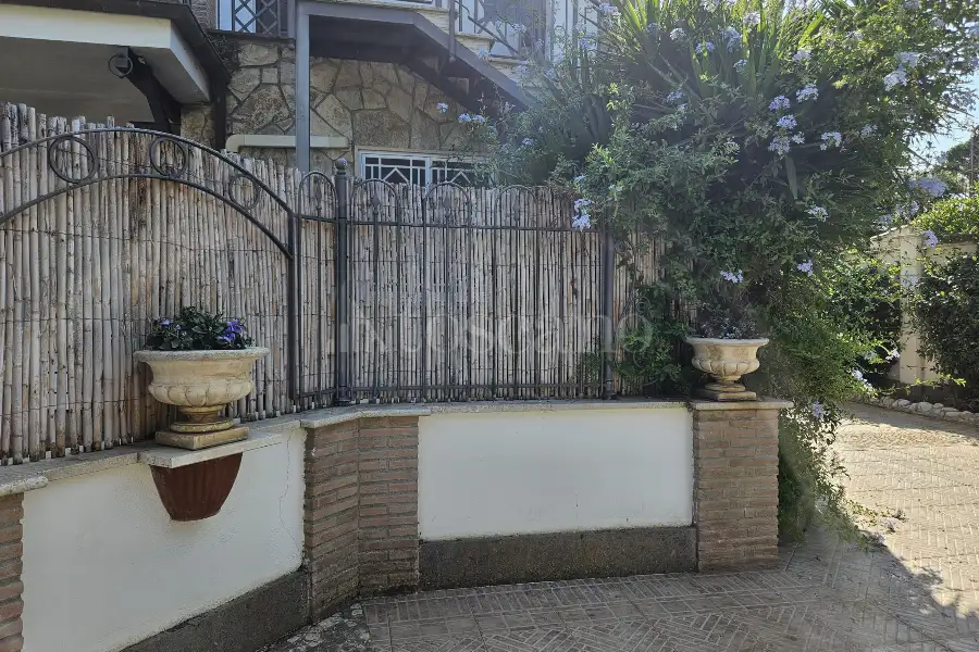 Villa Bifamiliare in vendita di 150 mq a €250.000 (rif. 91/2025)
