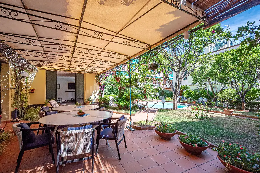Villa in vendita di 496 mq a €3.950.000 (rif. 71/2026)
