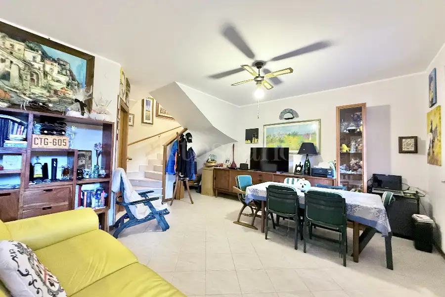 Villa Plurifamiliare in vendita di 100 mq a €269.000 (rif. 12/2026)