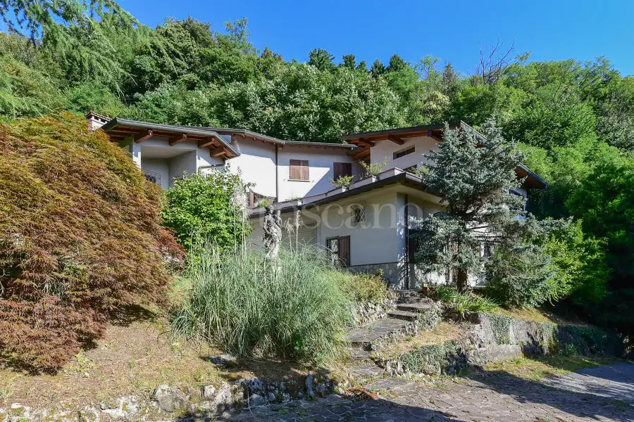 Villa in vendita di 660 mq a €790.000 (rif. 26/2025)