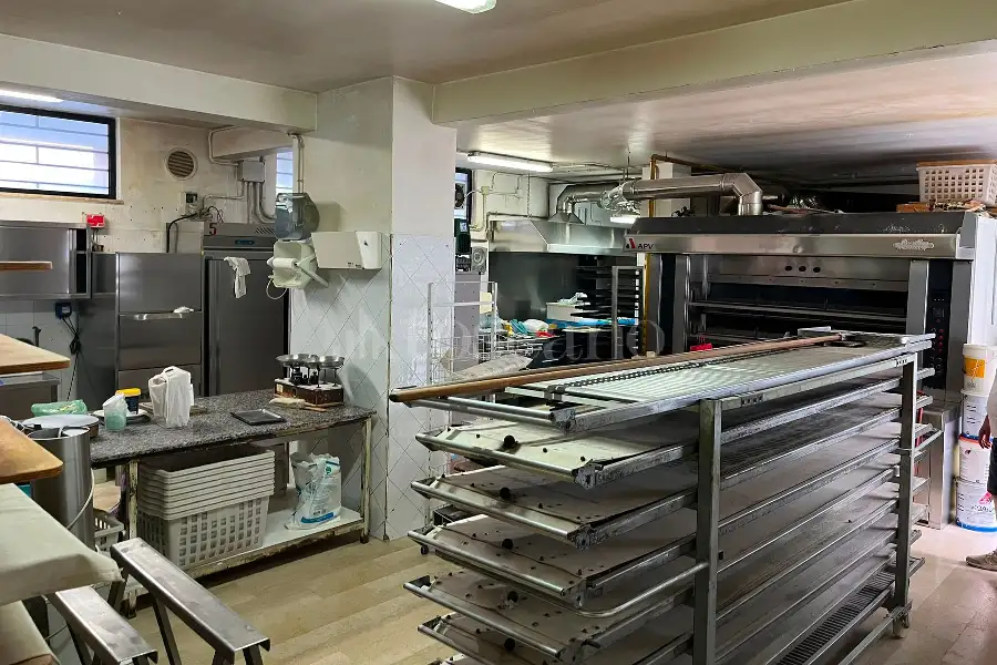 Negozio in affitto di 120 mq a €950 (rif. 35/2026)