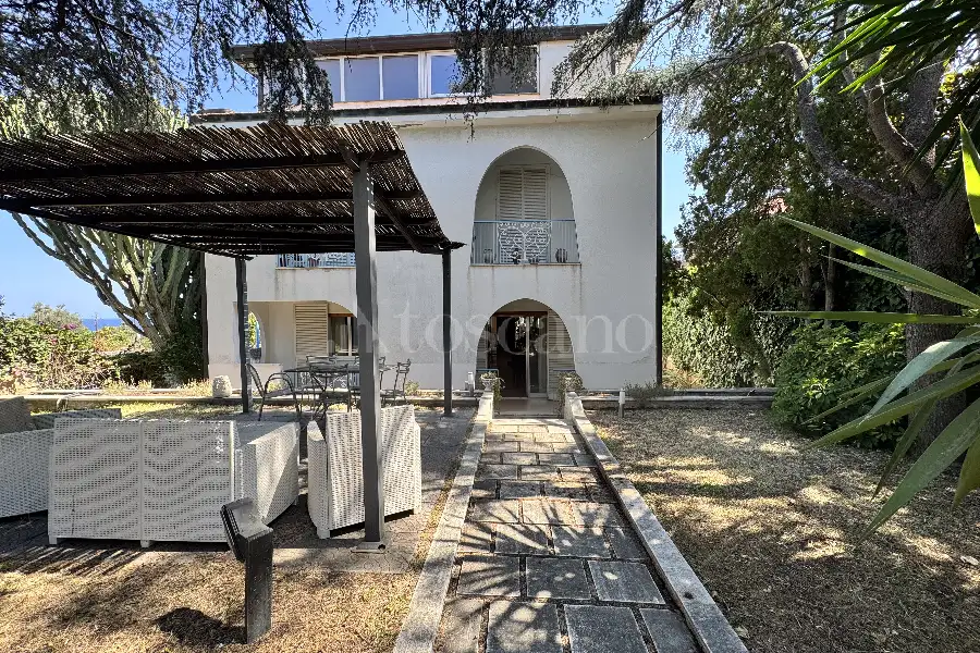 Casa in vendita di 209 mq a €568.000 (rif. 132/2026)