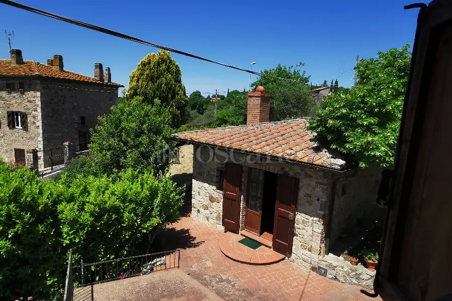 Casale in vendita di 300 mq a €570.000 (rif. 24/2022)