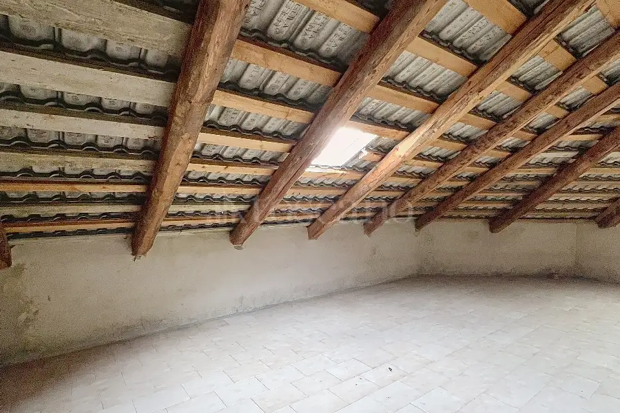 Casa Indipendente in vendita di 300 mq a €330.000 (rif. 24/2026)