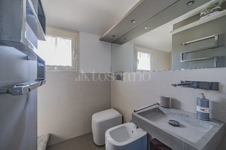 Attico in affitto di 82 mq a €1.900 (rif. 22/2026)