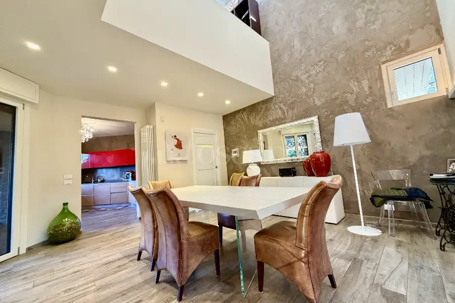 Villino a Schiera in vendita di 240 mq a €560.000 (rif. 8/2026)