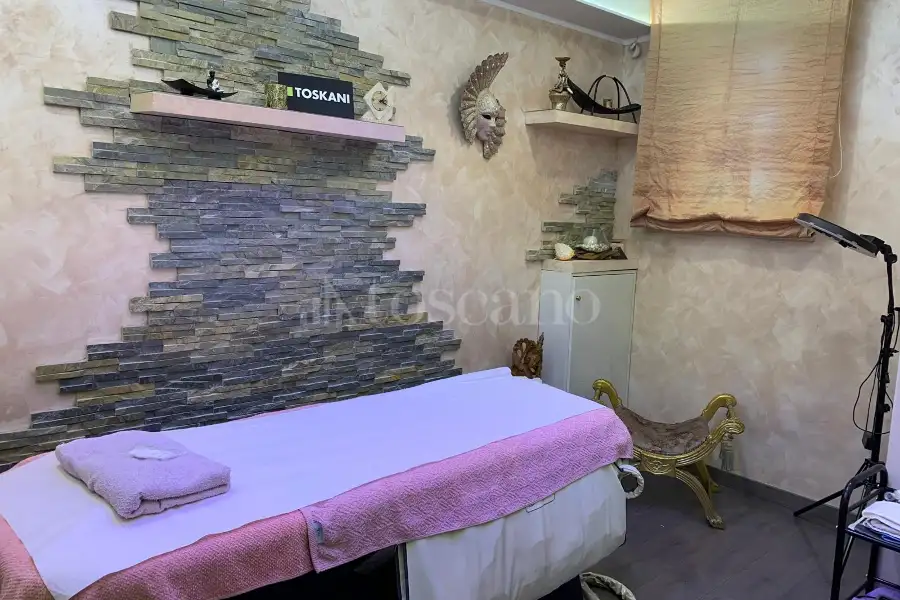 Negozio in vendita di 80 mq a €199.000 (rif. 12/2026)
