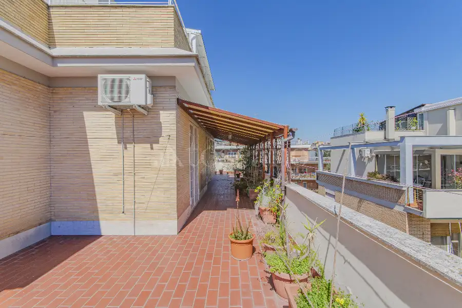 Attico in vendita di 95 mq a €595.000 (rif. 7/2026)