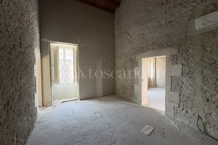 Casa in vendita di 290 mq a €450.000 (rif. 110/2026)
