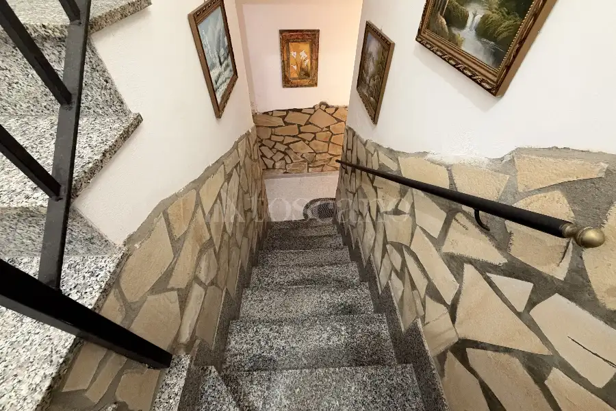 Casa Indipendente in vendita di 220 mq a €330.000 (rif. 148/2026)