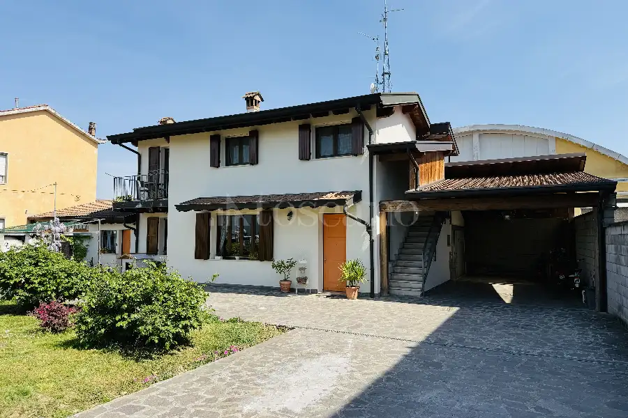 Casa Indipendente in vendita di 210 mq a €380.000 (rif. 20/2026)