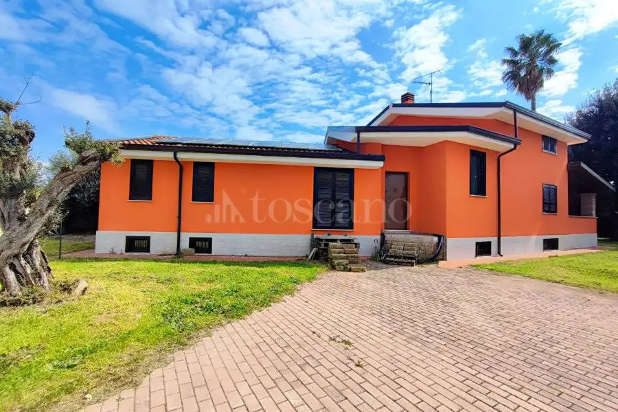 Casa Indipendente in vendita di 250 mq a €269.000 (rif. 18/2026)