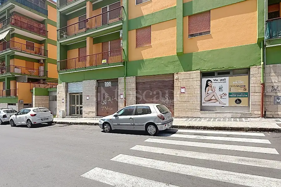 Negozio in affitto di 140 mq a €1.200 (rif. 144/2026)