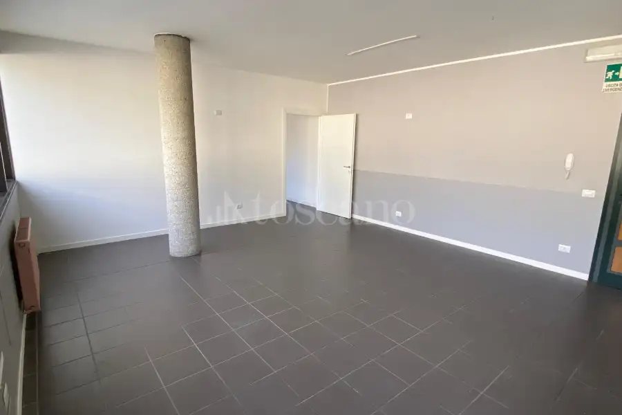 Ufficio in affitto di 115 mq a €1.400 (rif. 35/2026)